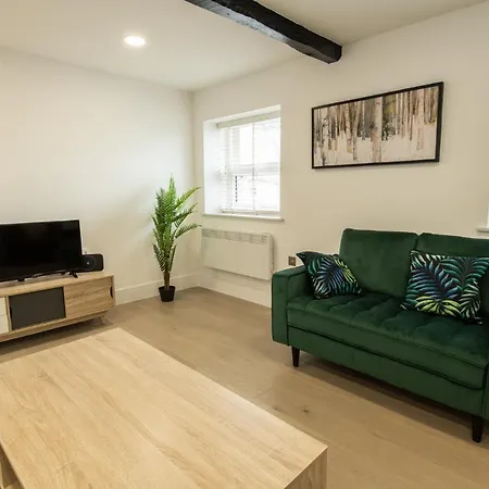 דירה Eden Grove Homes