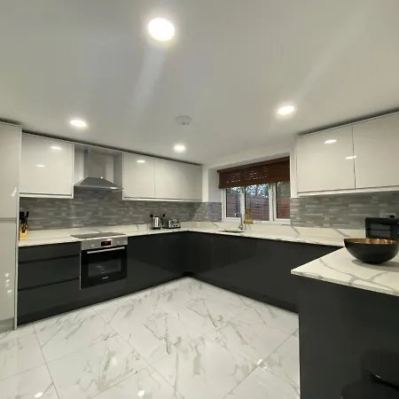 Eden Grove Homes By Guestz Daire *