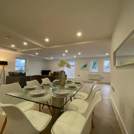 Eden Grove Homes By Guestz Lägenhet