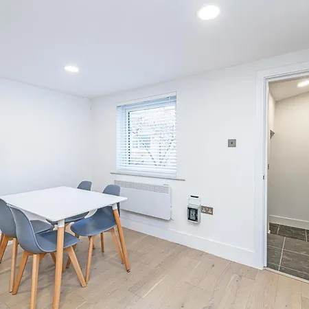 Daire Eden Grove Homes By Guestz *