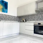 Eden Grove Homes By Guestz *