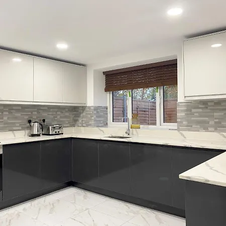 Daire Eden Grove Homes By Guestz *