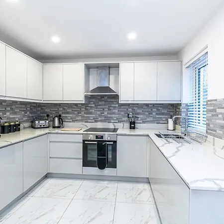 Eden Grove Homes By Guestz *